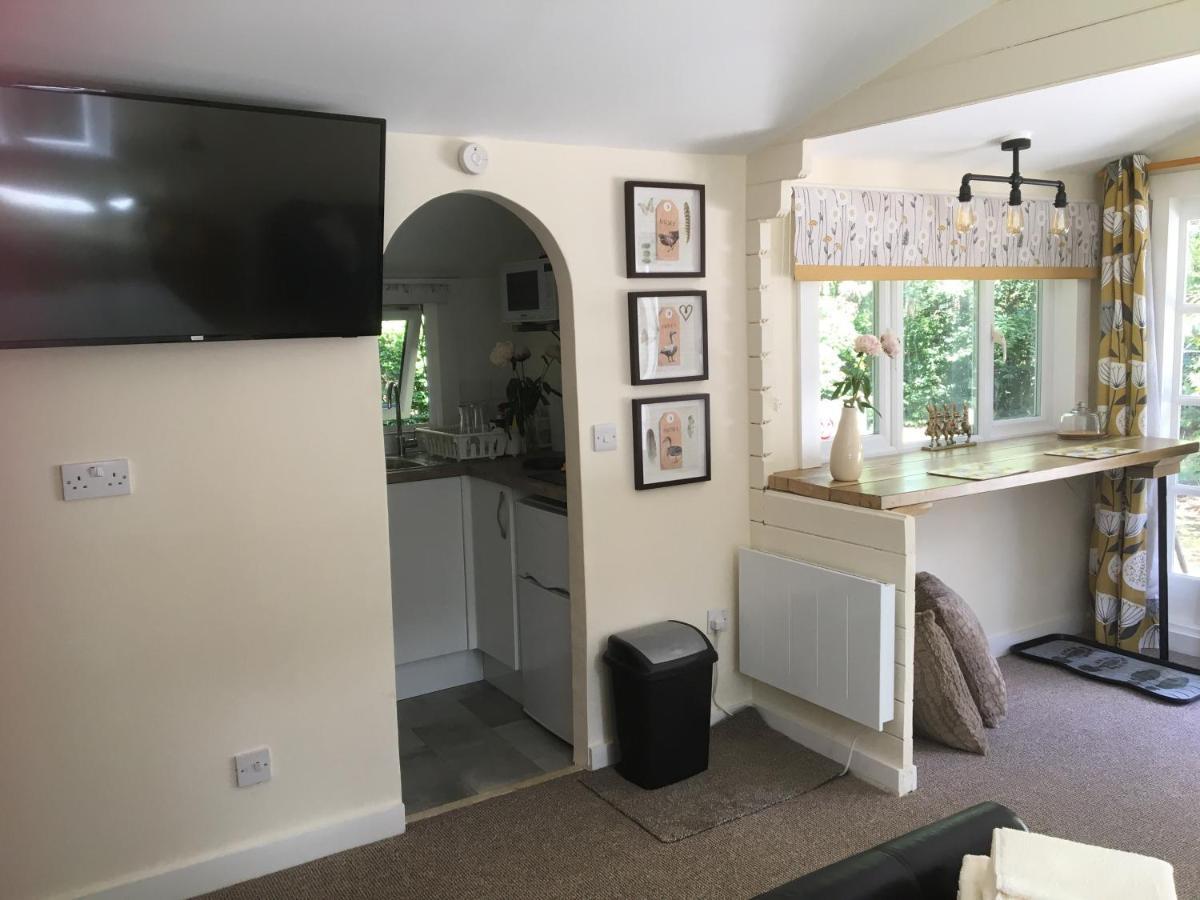Lodge Woodland With Private Wood-fired Hot-tub